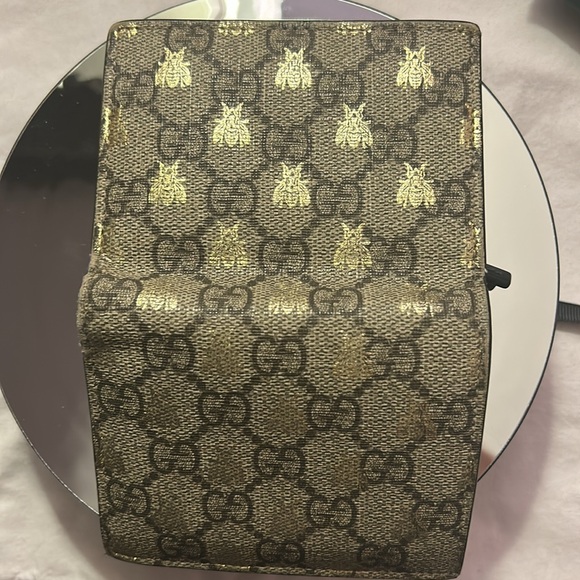 GUCCI SUPREME MONOGRAM WALLET WITH BEE DESIGN EUC - Picture 3 of 13